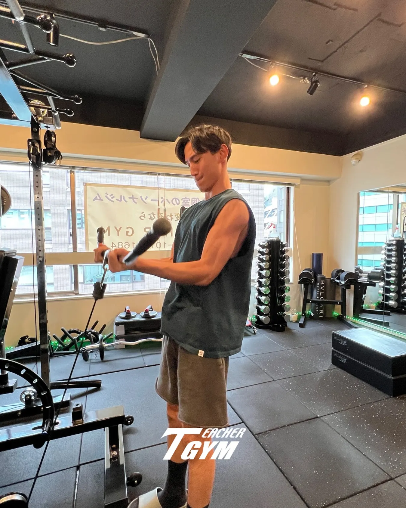 TEACHER GYM銀座・八丁堀店代表のエイジです!